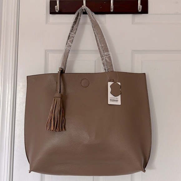 Women Faux Leather Multi Shoulder Bag W/ Small Pouch 2Pcs! - Picture 2 of 6